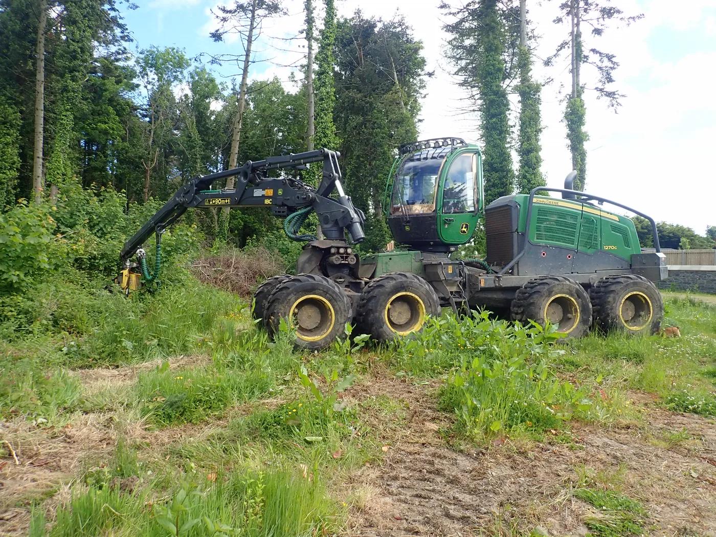 Аренда харвестера John Deere 1270G 8WD с оператором — фото 5