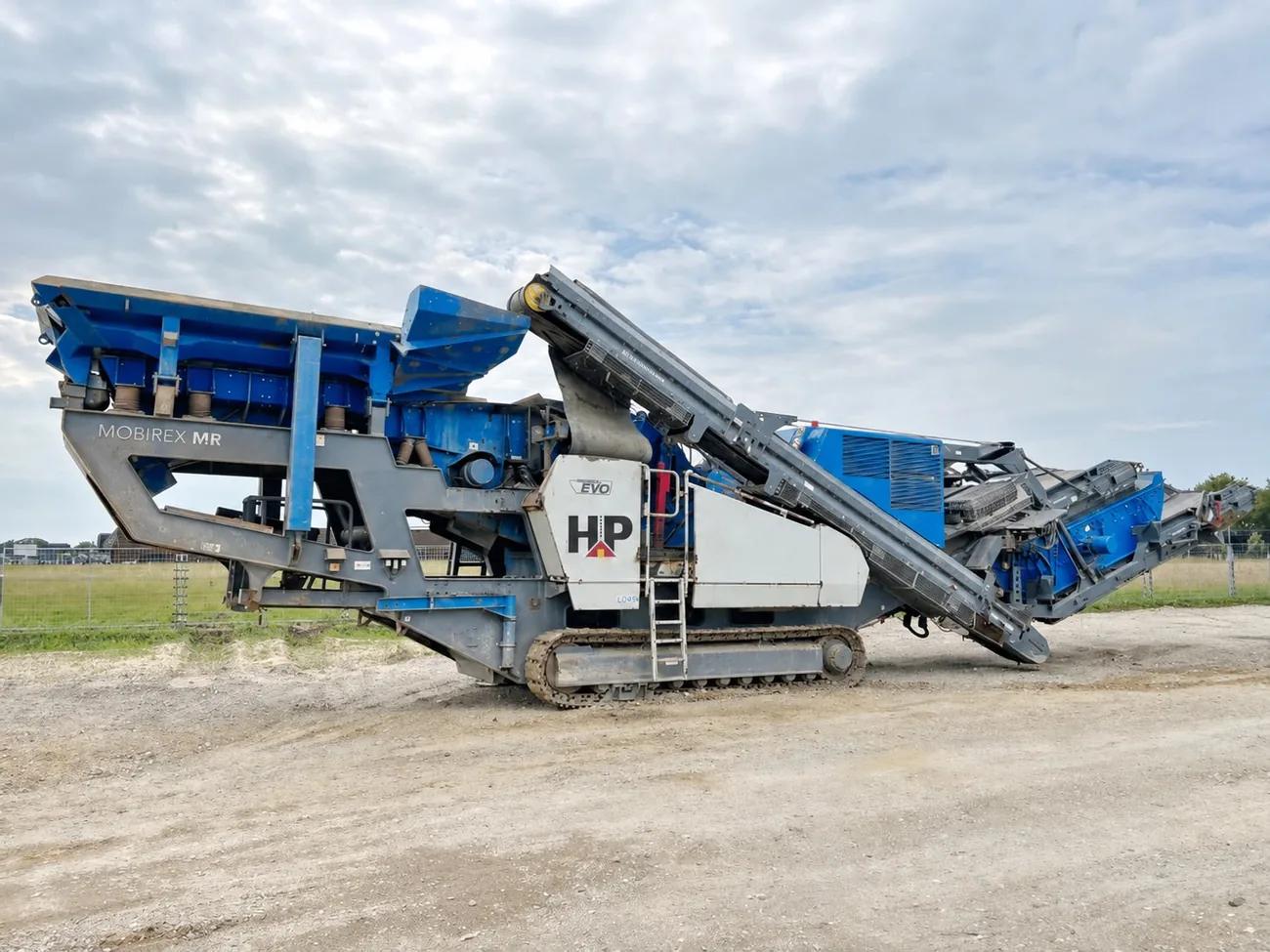Мобильная роторная дробилка Kleemann MOBIREX MR 130 ZS на гусеничном ходу — общий вид машины