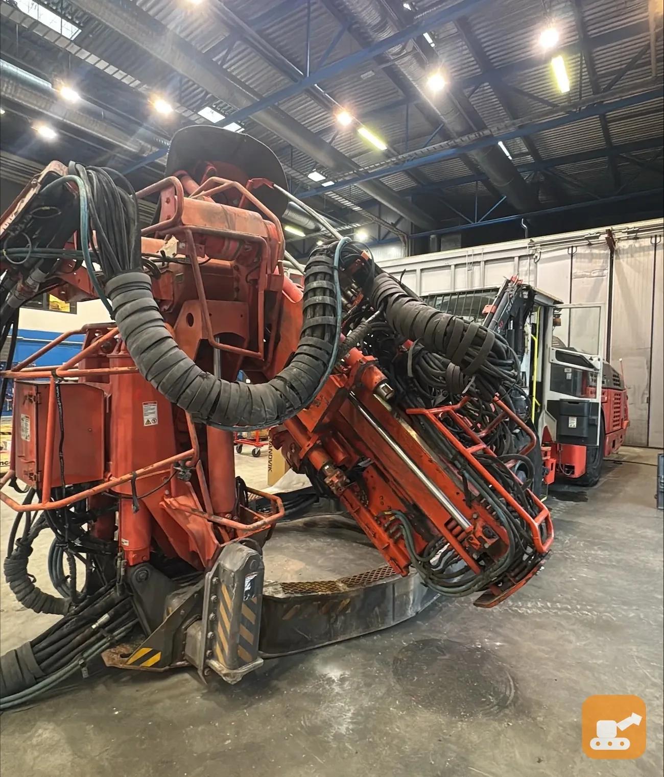 Установка длинноскважинного бурения Sandvik DL422iE — фото 3