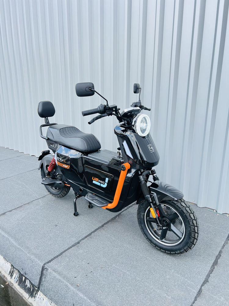 Электроскутер GT U2 Pro 240W, 60V/50AH LifePo4 железо-фосфатный аккумулятор