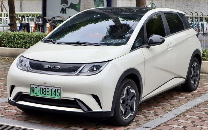 BYD Dolphin Standard — электромобиль под заказ из Китая