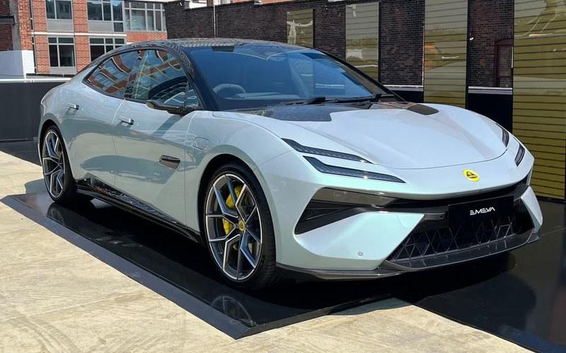 Lotus Emeya — электромобиль под заказ из Китая